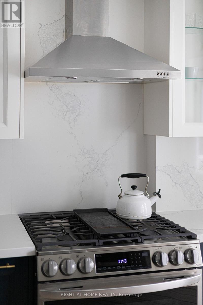 1069 Dovercourt Avenue, Toronto, Ontario  M6H 2X7 - Photo 17 - W12884480