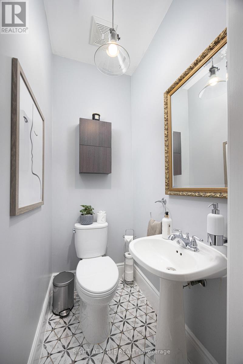 1069 Dovercourt Avenue, Toronto, Ontario  M6H 2X7 - Photo 18 - W12884480