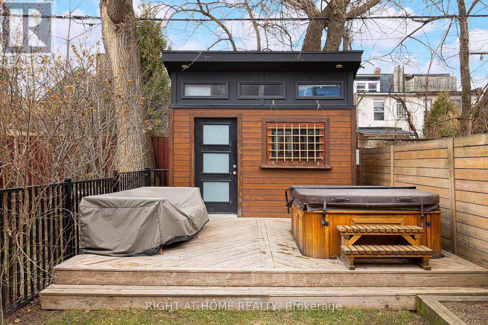 1069 Dovercourt Avenue, Toronto, Ontario  M6H 2X7 - Photo 39 - W12884480