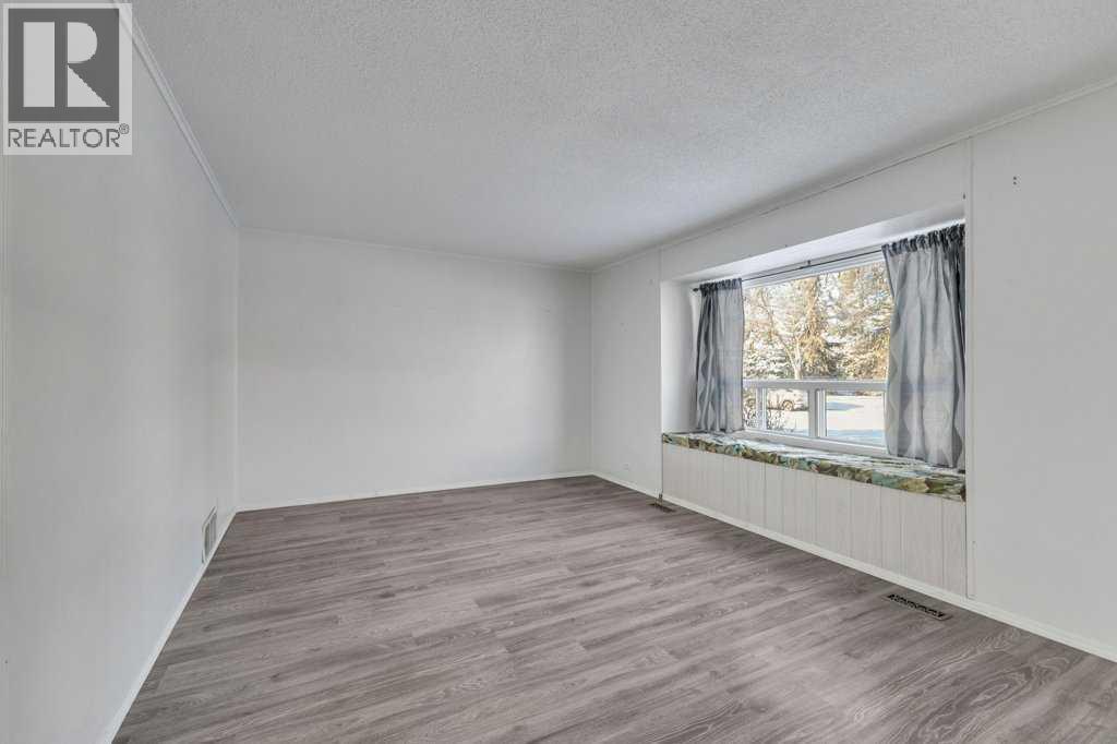 5415 56 Avenue, Ponoka, Alberta  T4J 1L6 - Photo 14 - A2293545