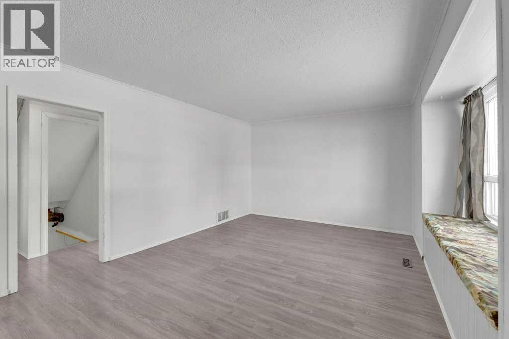 5415 56 Avenue, Ponoka, Alberta  T4J 1L6 - Photo 11 - A2293545