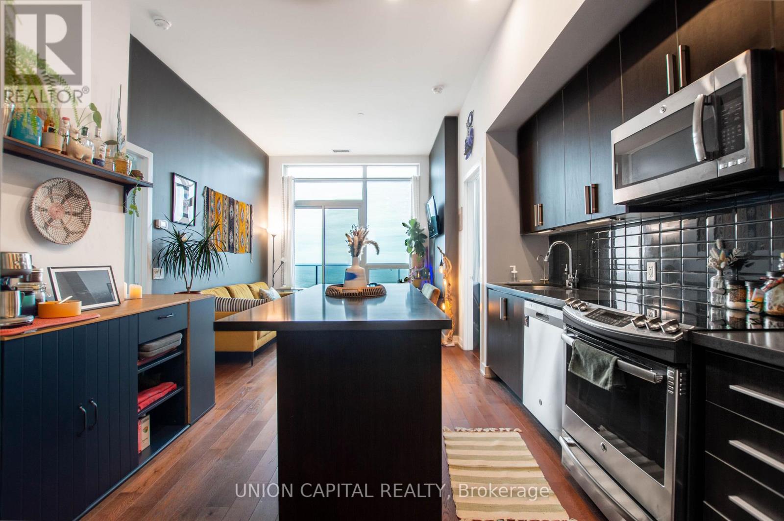 Ph02 - 2212 Lake Shore Boulevard W, Toronto, Ontario M8V 0C2 - Photo 6 - W12879606