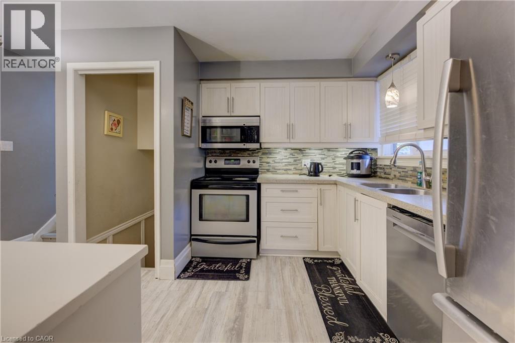 31 Bonfair Court, Kitchener, Ontario  N2M 4P6 - Photo 9 - 40780855