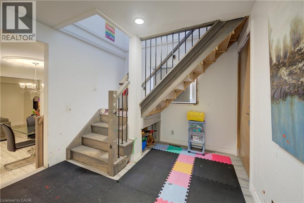 31 Bonfair Court, Kitchener, Ontario  N2M 4P6 - Photo 12 - 40780855