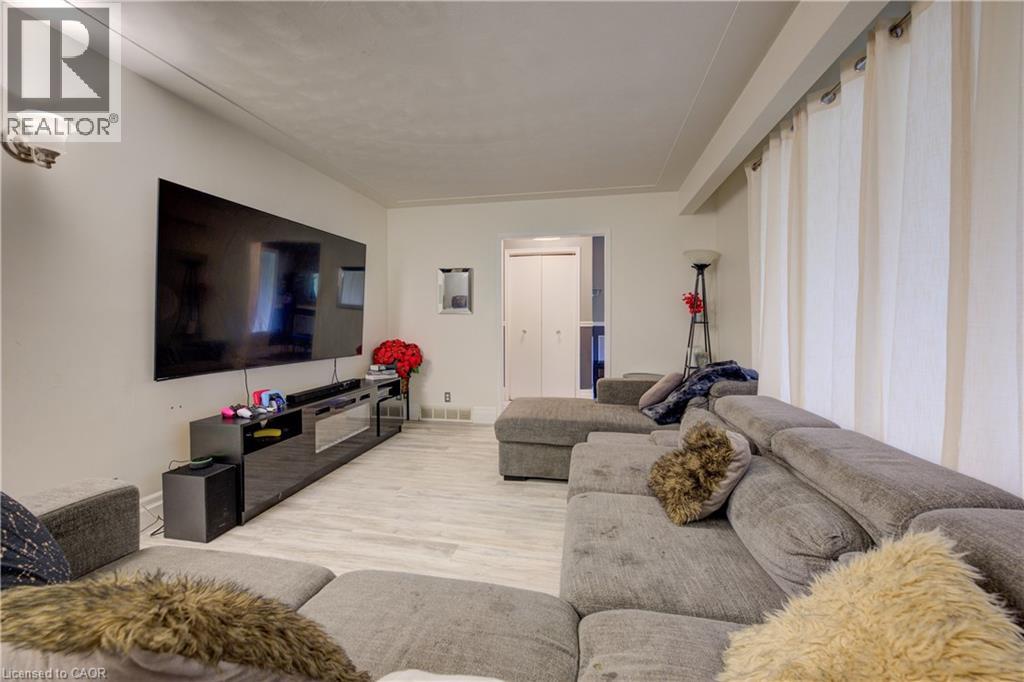 31 Bonfair Court, Kitchener, Ontario  N2M 4P6 - Photo 5 - 40780855