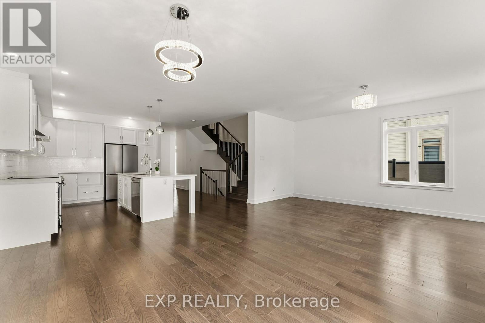 911 Duxbury Lane, Ottawa, Ontario  K4M 0M2 - Photo 7 - X12884506