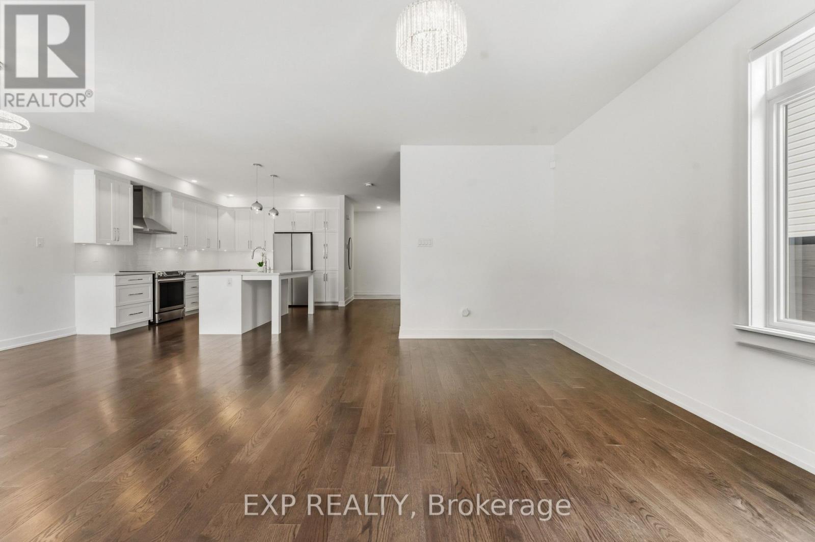 911 Duxbury Lane, Ottawa, Ontario  K4M 0M2 - Photo 8 - X12884506