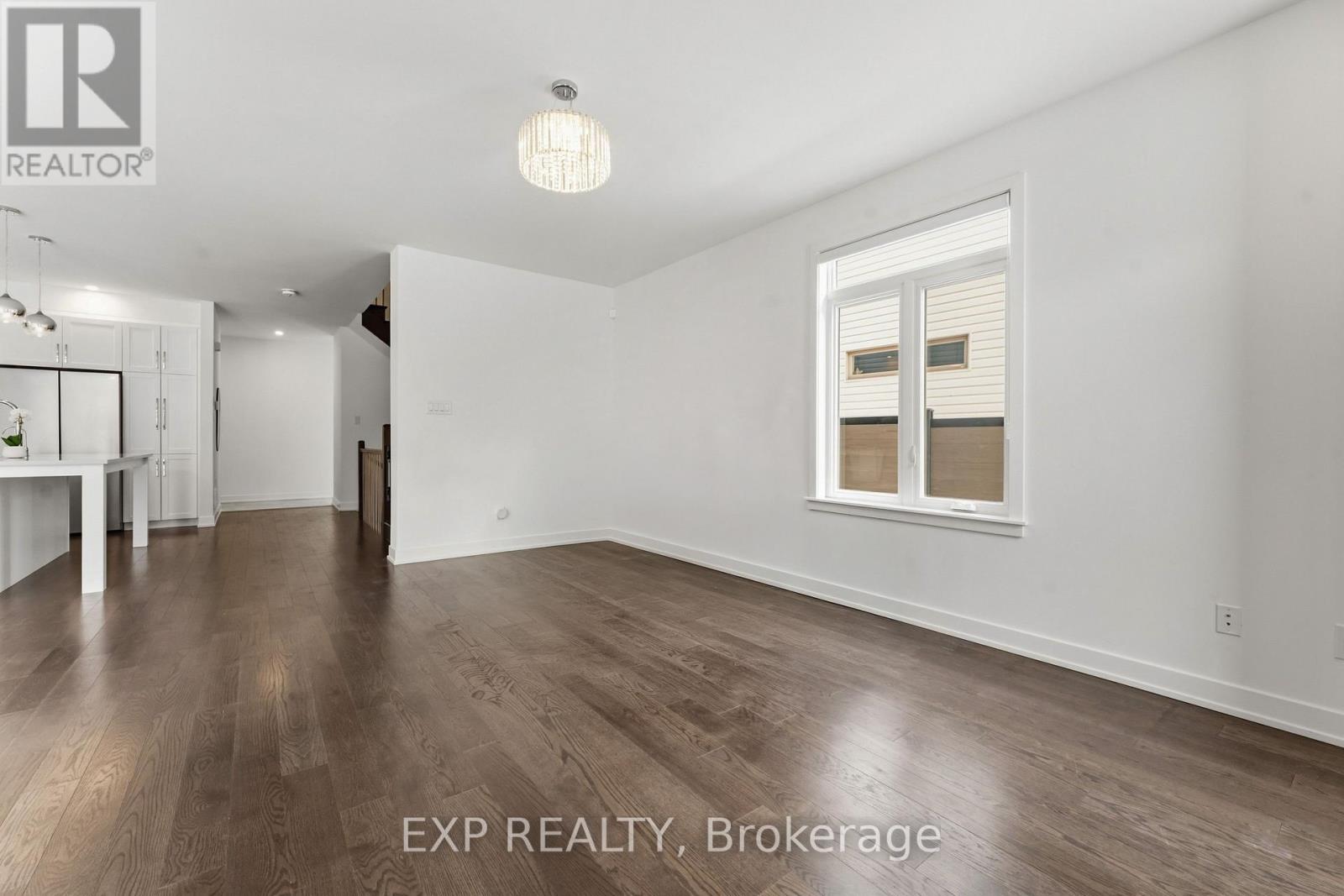 911 Duxbury Lane, Ottawa, Ontario  K4M 0M2 - Photo 9 - X12884506