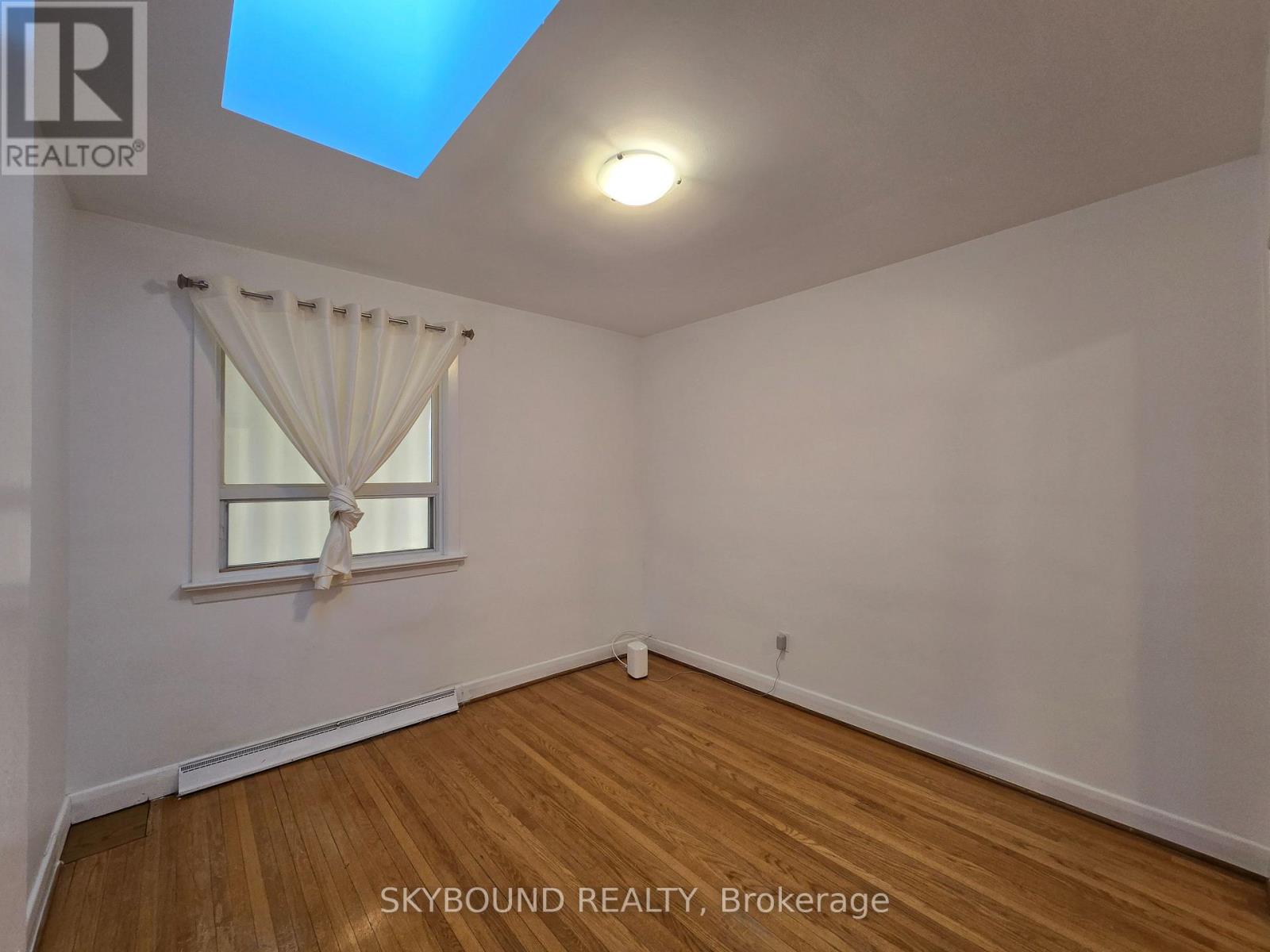 68 Monkton Avenue, Toronto, Ontario  M8Z 4N5 - Photo 14 - W12883090