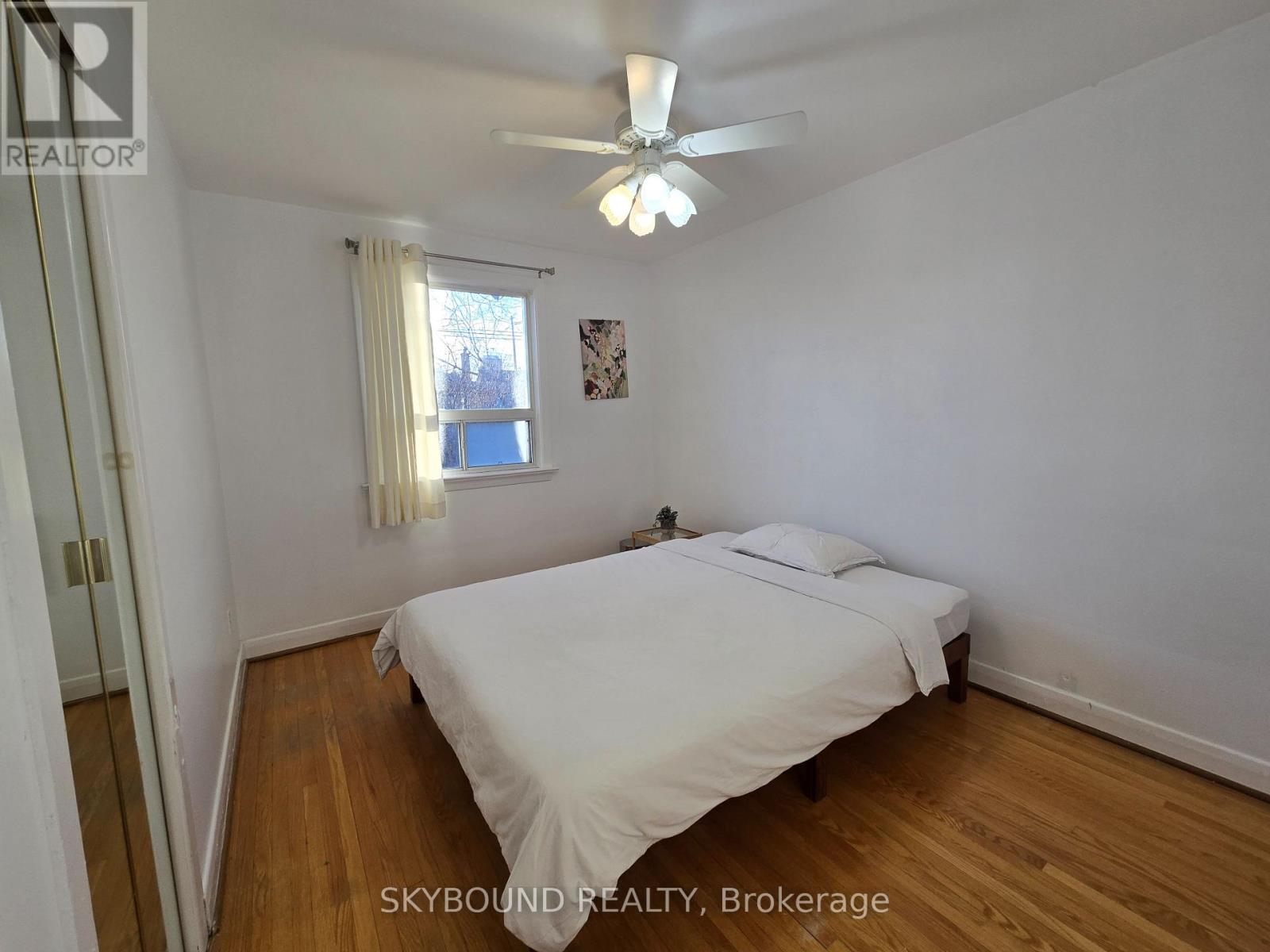 68 Monkton Avenue, Toronto, Ontario  M8Z 4N5 - Photo 18 - W12883090