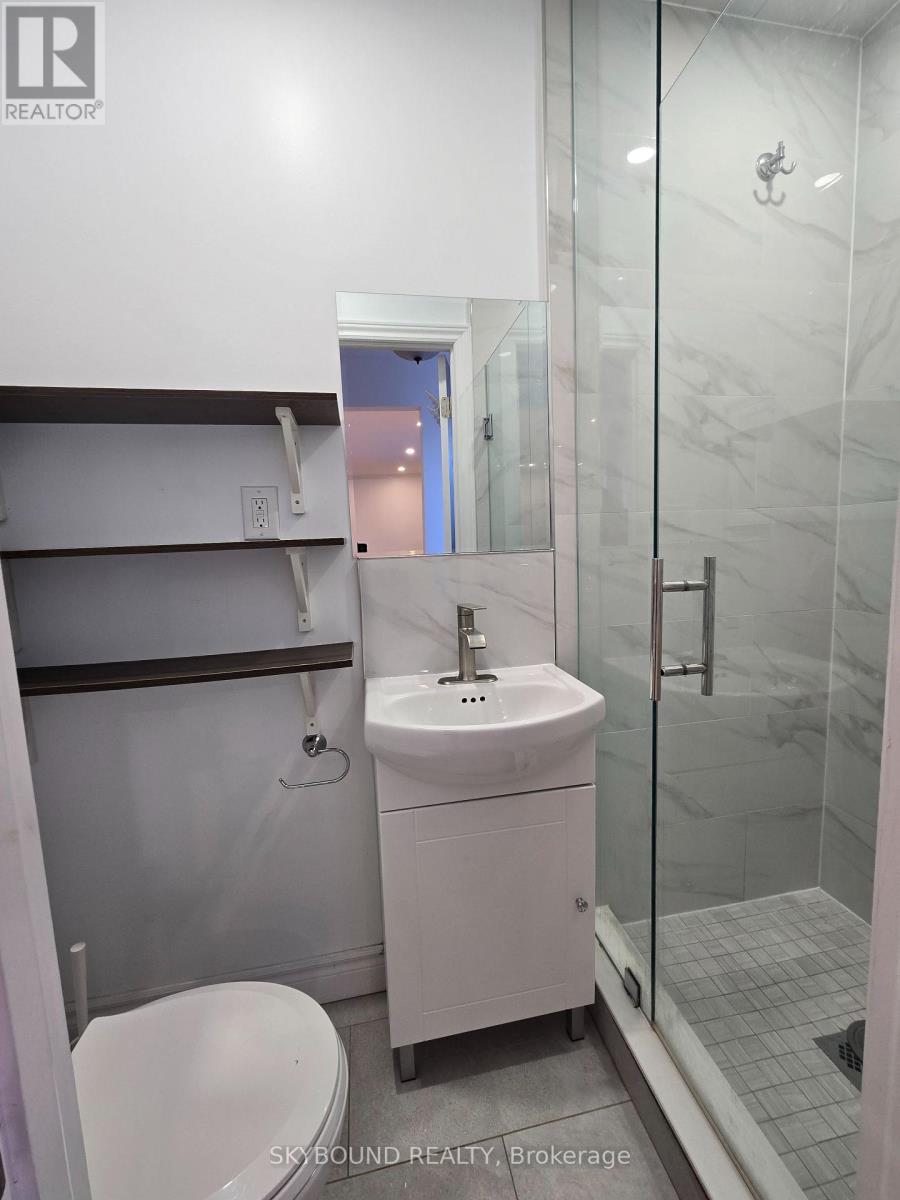 68 Monkton Avenue, Toronto, Ontario  M8Z 4N5 - Photo 40 - W12883090