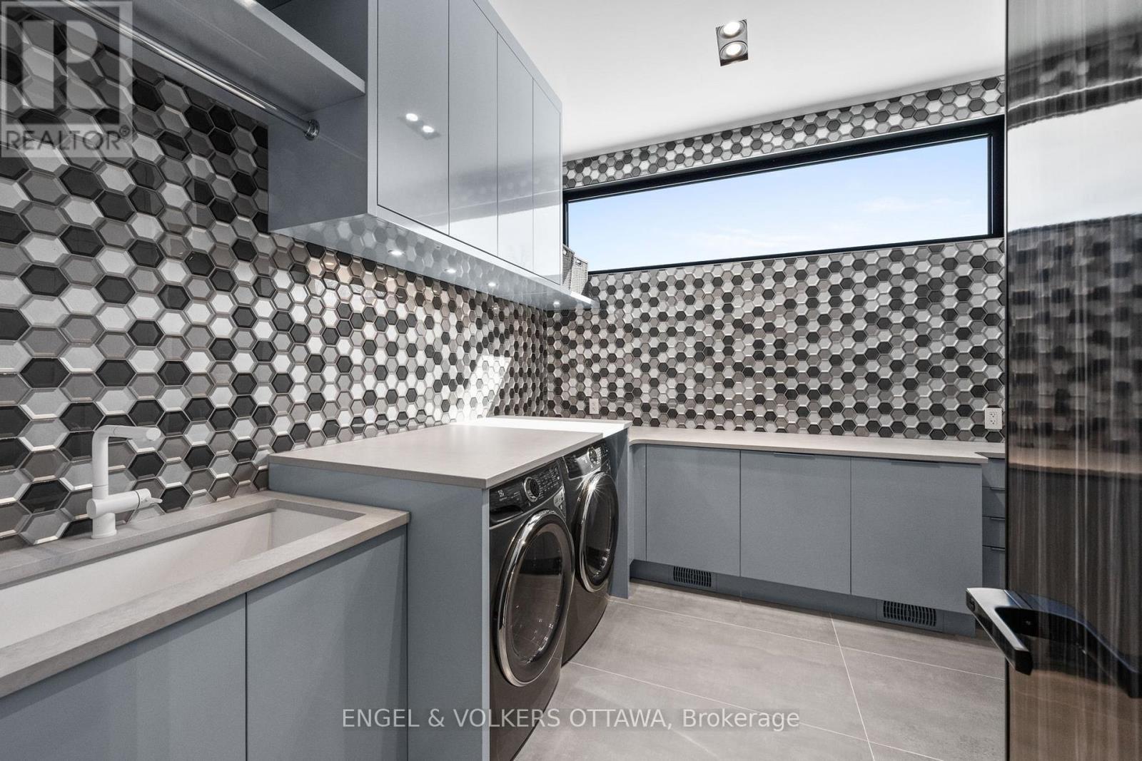 1 Delong Drive, Ottawa, Ontario  K1J 7E7 - Photo 39 - X12884522