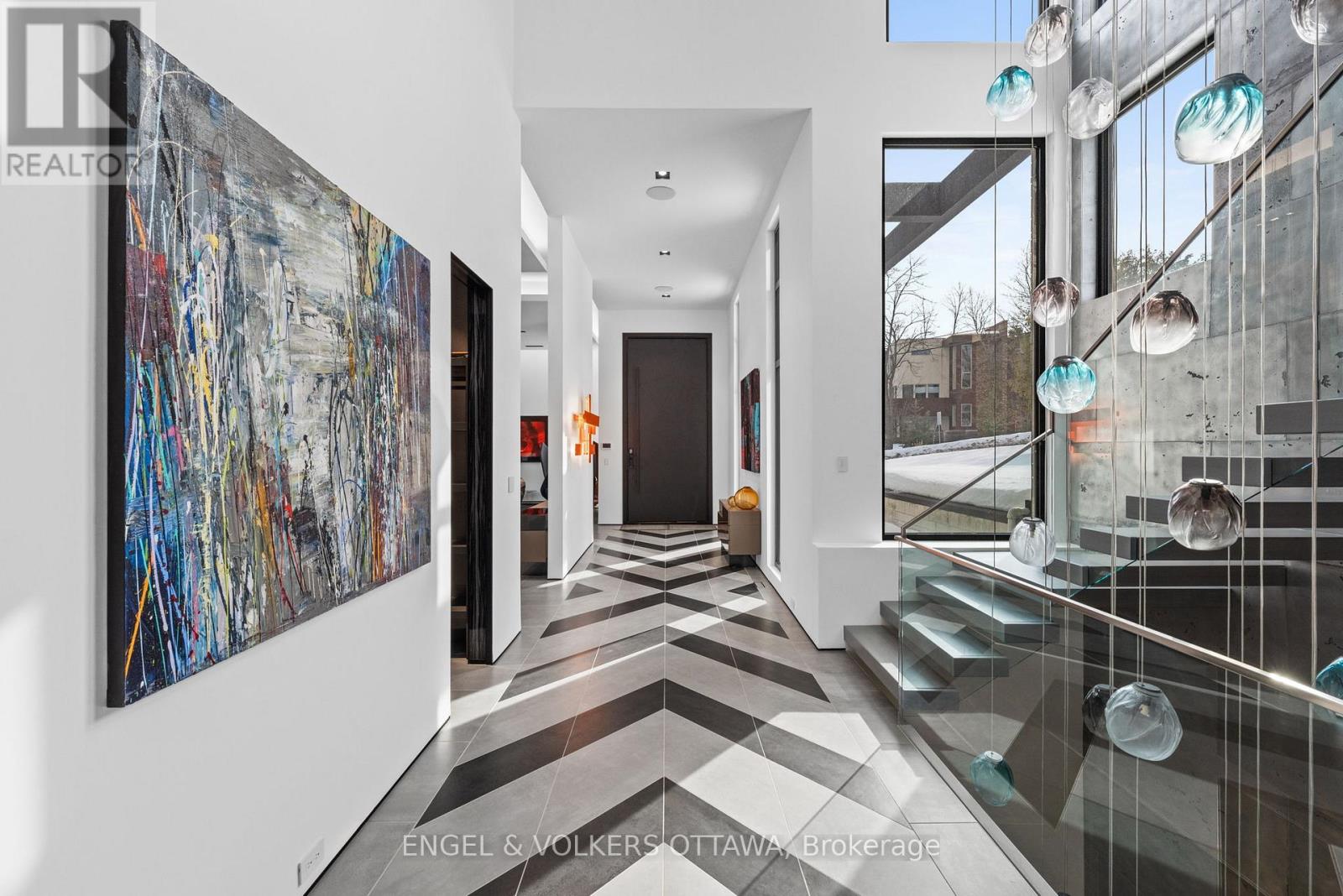 1 Delong Drive, Ottawa, Ontario  K1J 7E7 - Photo 4 - X12884522