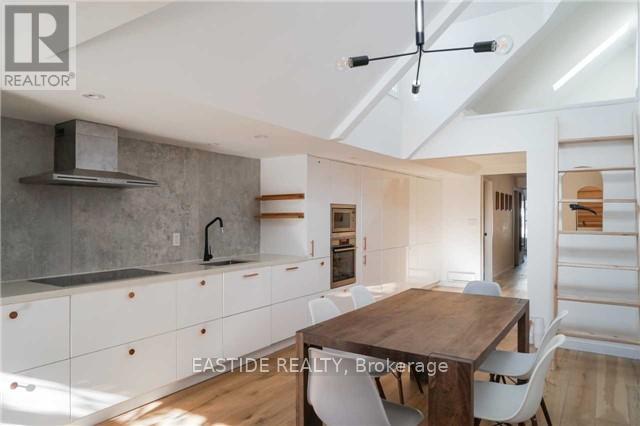 194 Major Street, Toronto, Ontario  M5S 2L3 - Photo 3 - C12884518