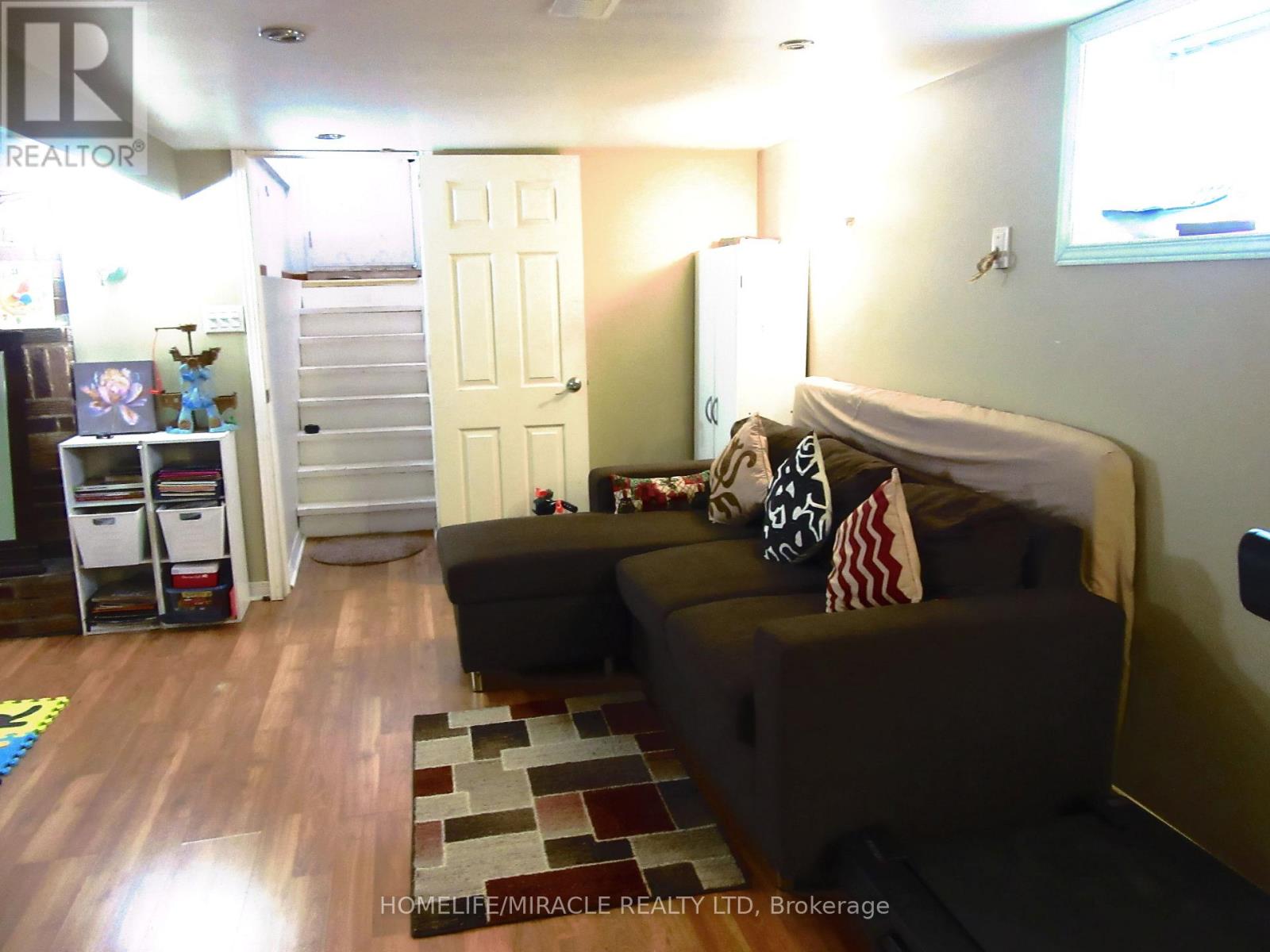 52 Birchmount Road, Toronto, Ontario  M1N 3J6 - Photo 17 - E12884524