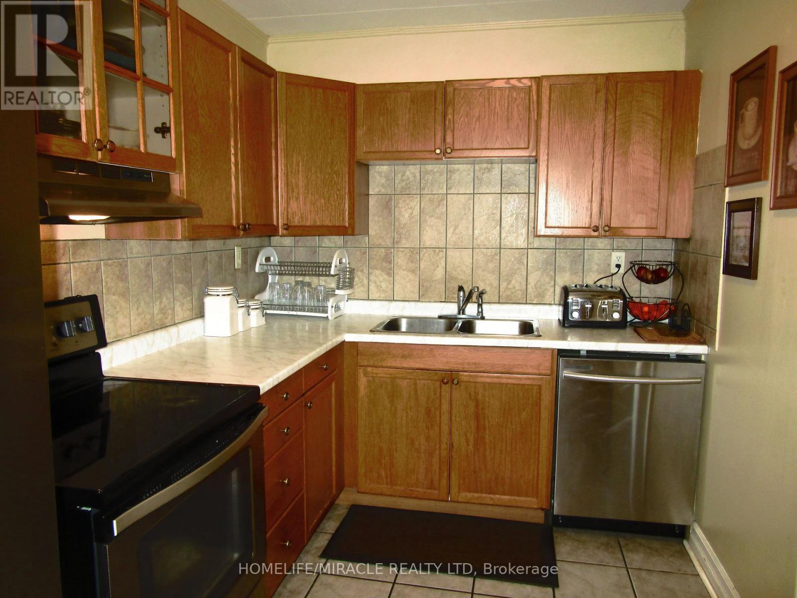 52 Birchmount Road, Toronto, Ontario  M1N 3J6 - Photo 5 - E12884524