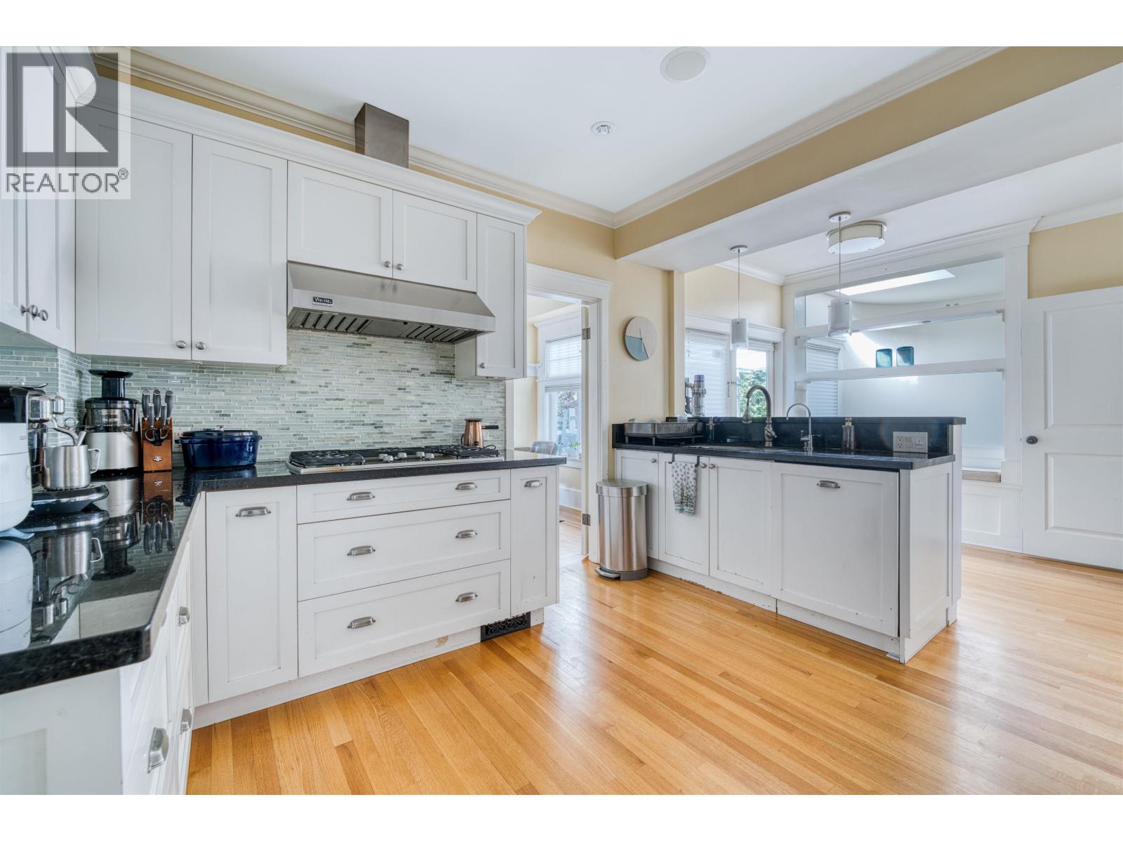 1987 W 37th Avenue, Vancouver, British Columbia  V6M 1N5 - Photo 11 - R3095395