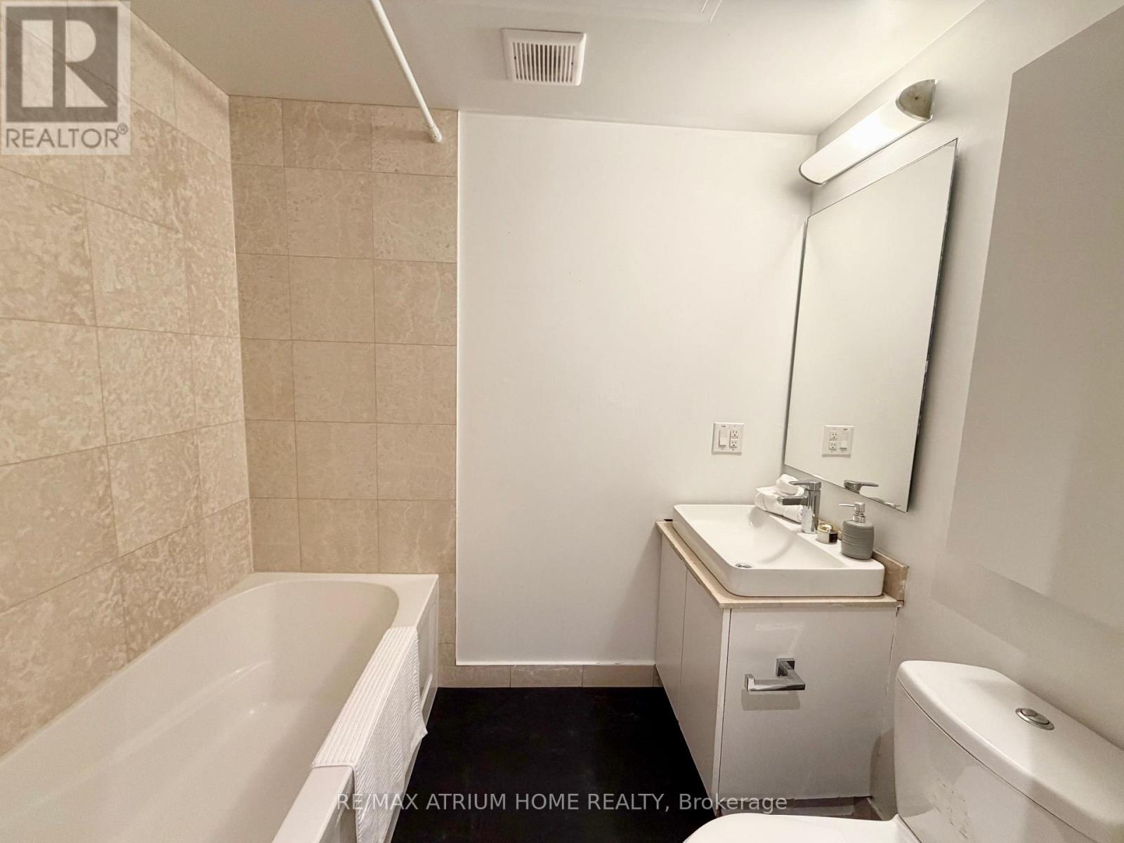 1501 - 14 York Street, Toronto, Ontario  M5J 0B1 - Photo 10 - C12884542