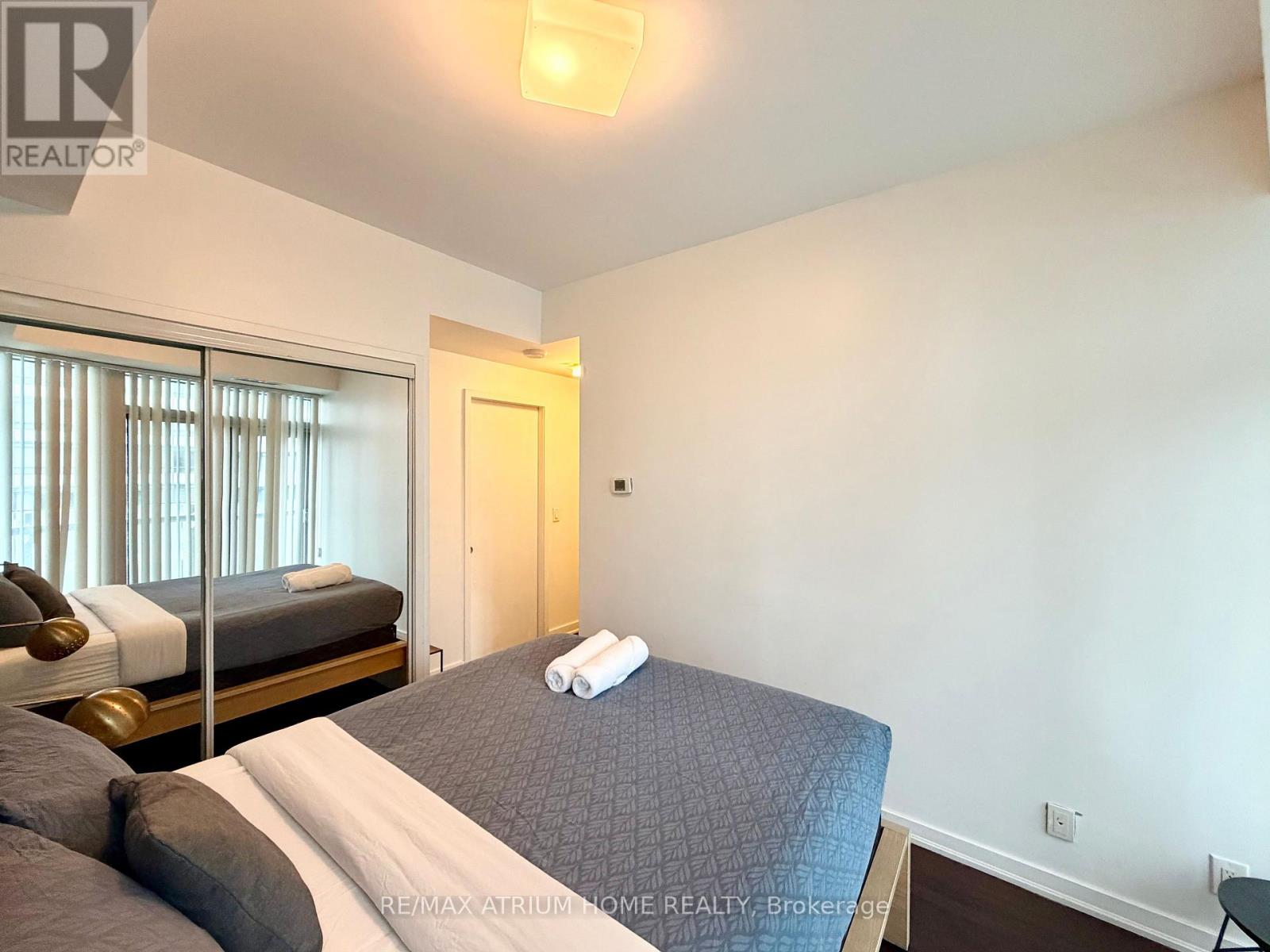 1501 - 14 York Street, Toronto, Ontario  M5J 0B1 - Photo 9 - C12884542