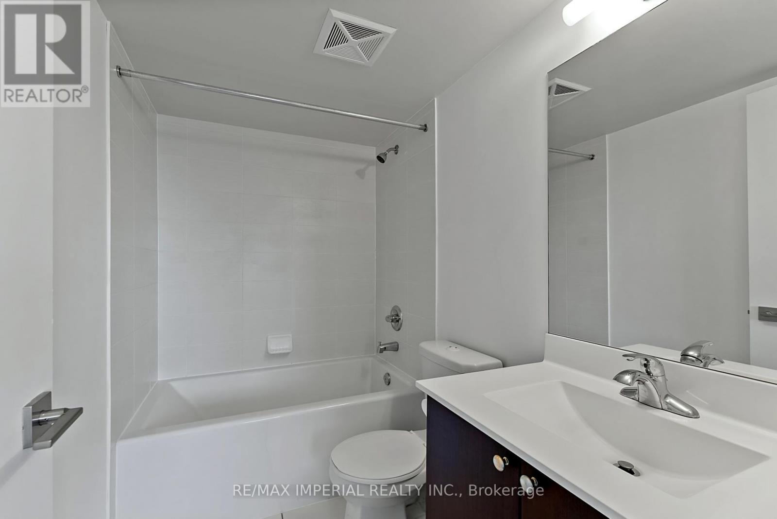 1215 - 181 Village Green Square, Toronto, Ontario  M1S 0K6 - Photo 18 - E12884552