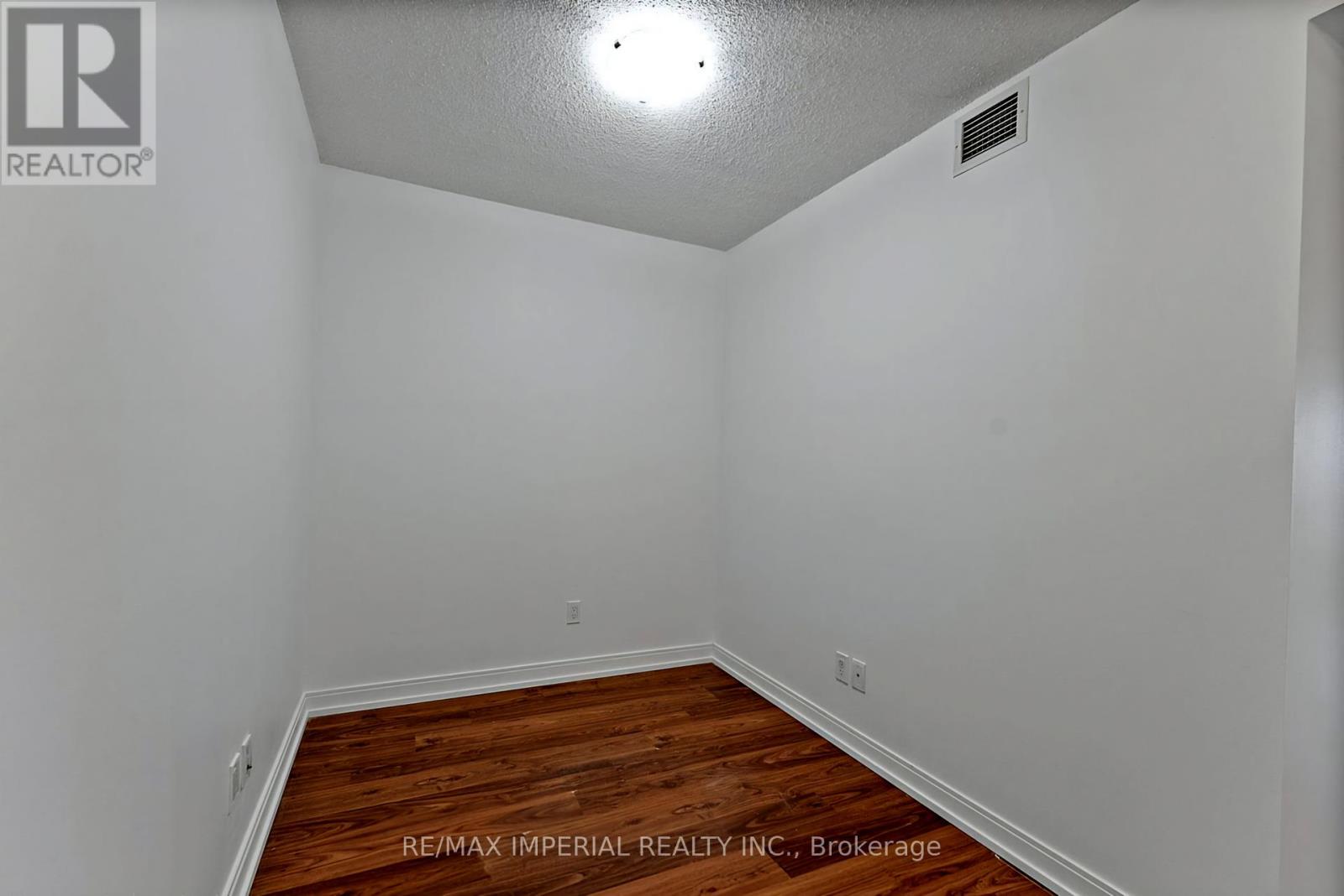 1215 - 181 Village Green Square, Toronto, Ontario  M1S 0K6 - Photo 20 - E12884552