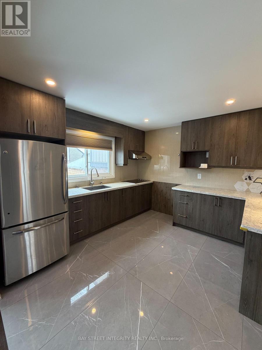 11 Roughfield Crescent, Toronto, Ontario  M1S 4K3 - Photo 4 - E12884558