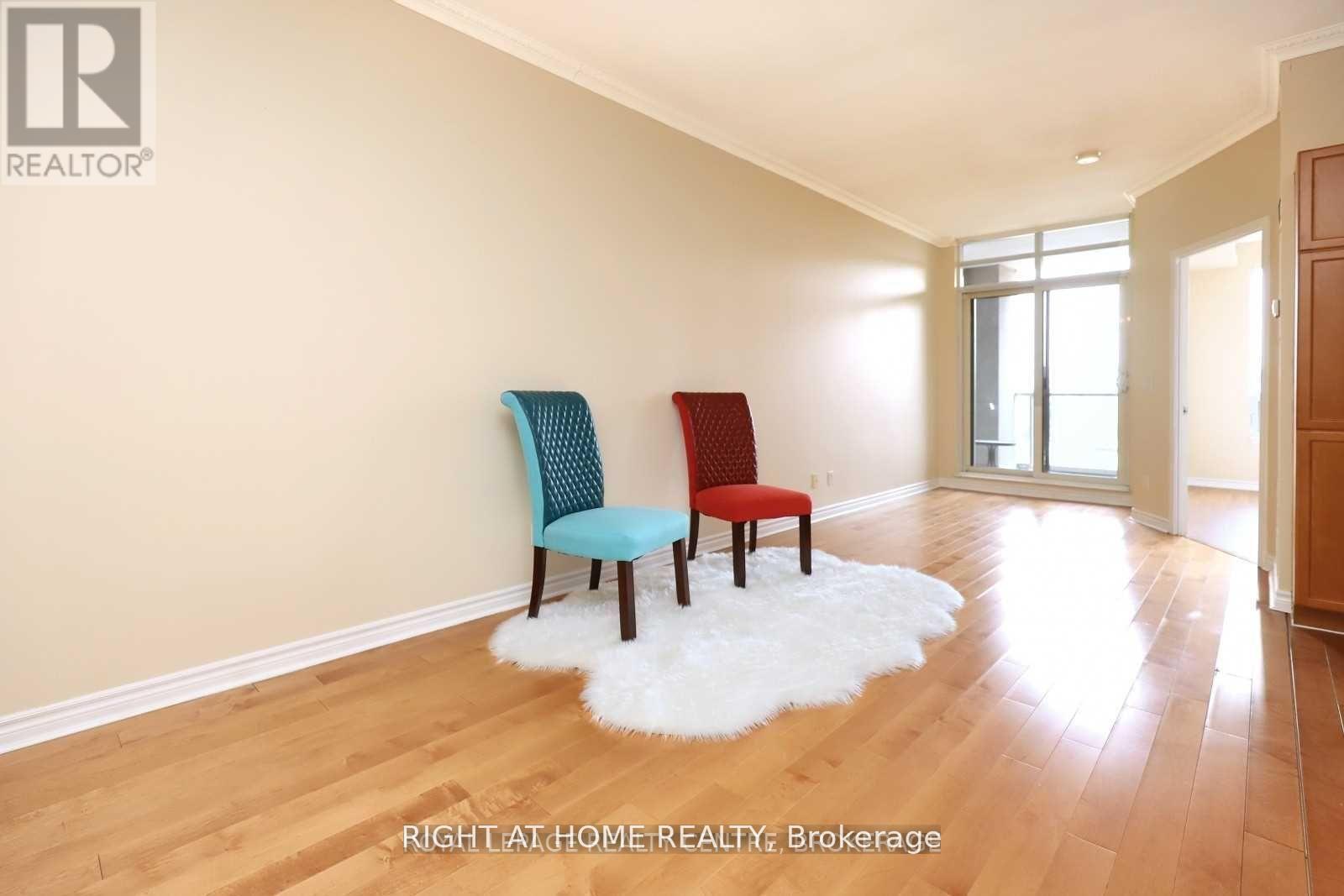 512 - 388 Prince Of Wales Drive, Mississauga, Ontario  L5B 0A1 - Photo 11 - W12884544