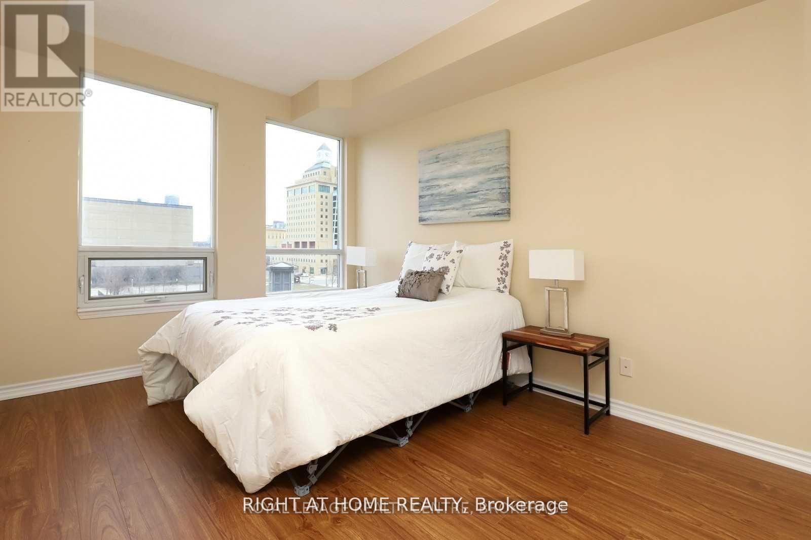 512 - 388 Prince Of Wales Drive, Mississauga, Ontario  L5B 0A1 - Photo 14 - W12884544