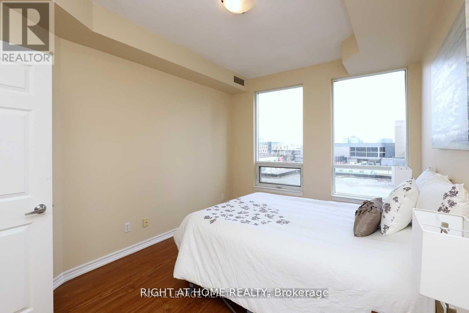 512 - 388 Prince Of Wales Drive, Mississauga, Ontario  L5B 0A1 - Photo 15 - W12884544