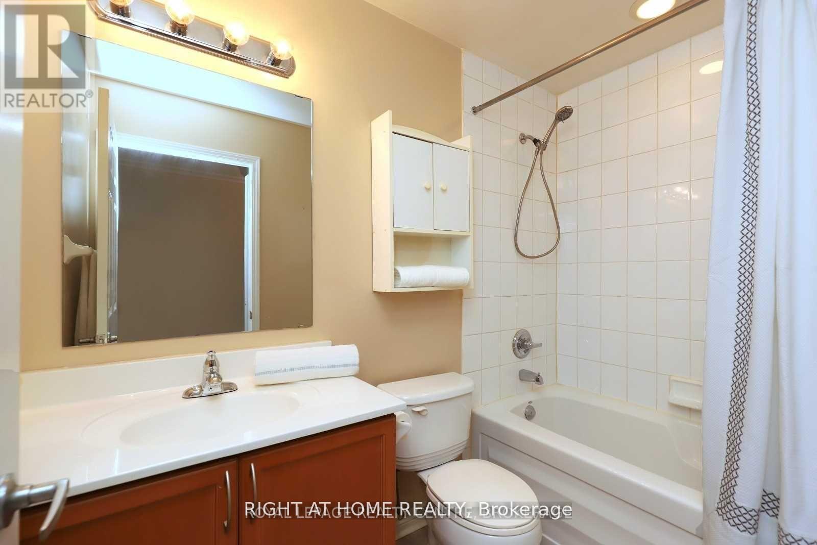 512 - 388 Prince Of Wales Drive, Mississauga, Ontario  L5B 0A1 - Photo 17 - W12884544