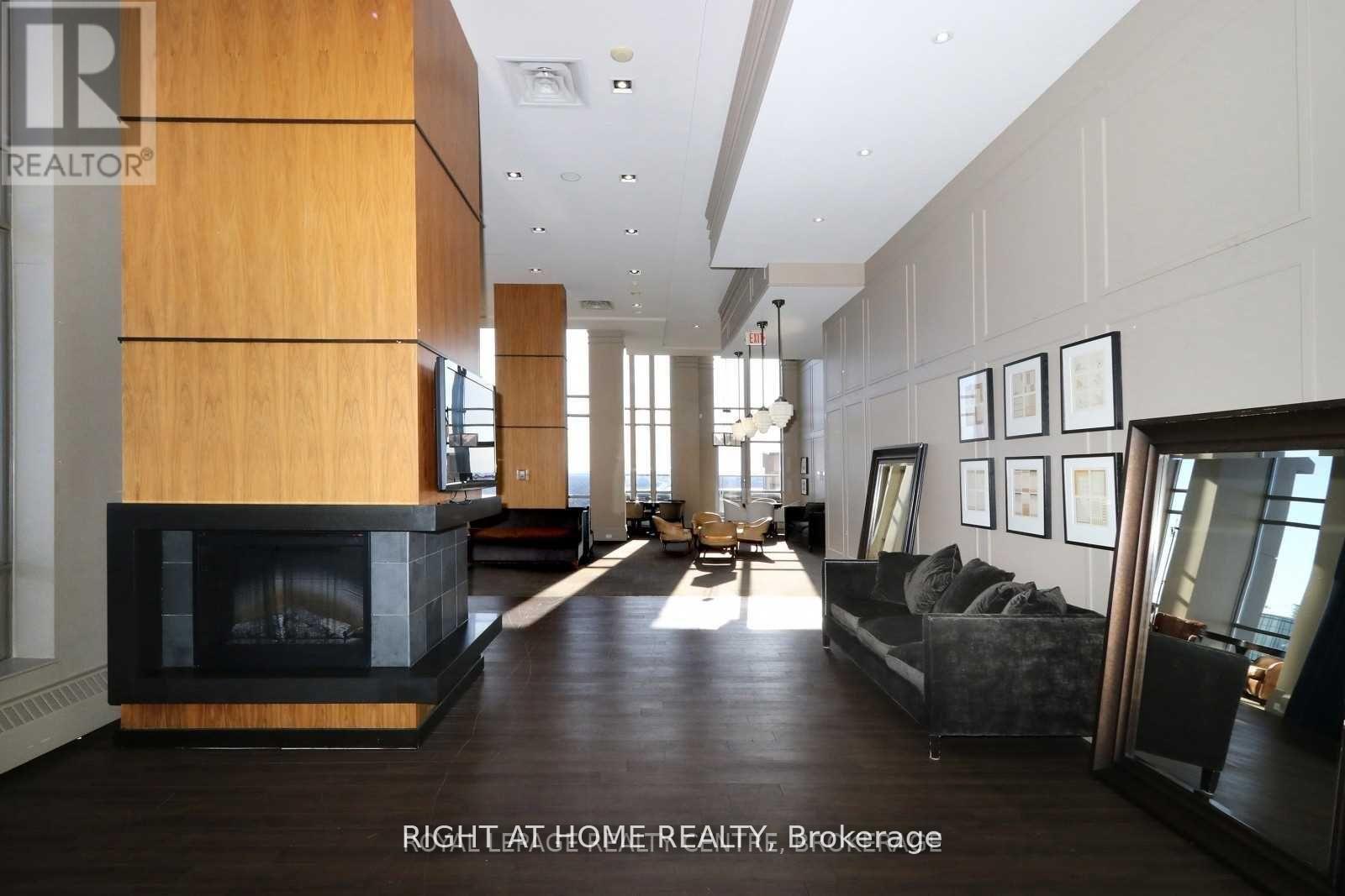 512 - 388 Prince Of Wales Drive, Mississauga, Ontario  L5B 0A1 - Photo 21 - W12884544