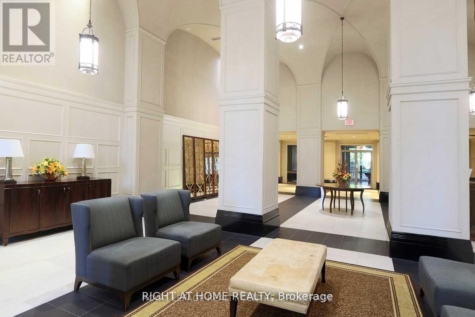 512 - 388 Prince Of Wales Drive, Mississauga, Ontario  L5B 0A1 - Photo 3 - W12884544