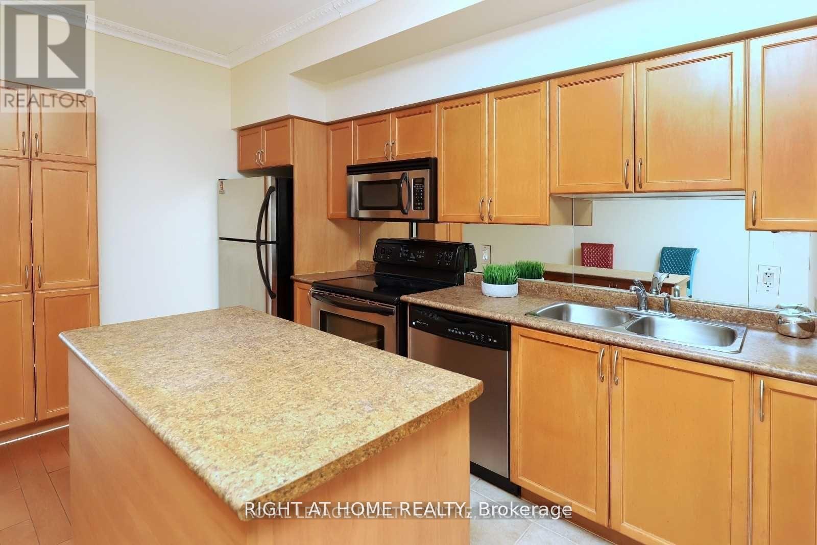 512 - 388 Prince Of Wales Drive, Mississauga, Ontario  L5B 0A1 - Photo 6 - W12884544