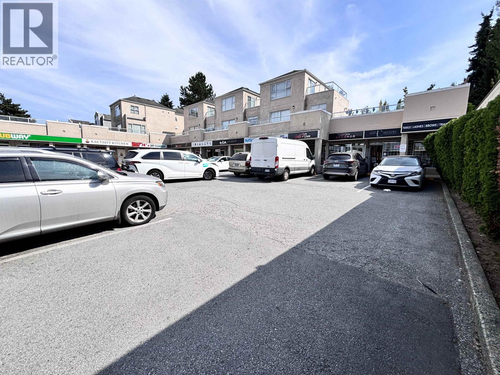 10 3490 KINGSWAY, Vancouver, British Columbia