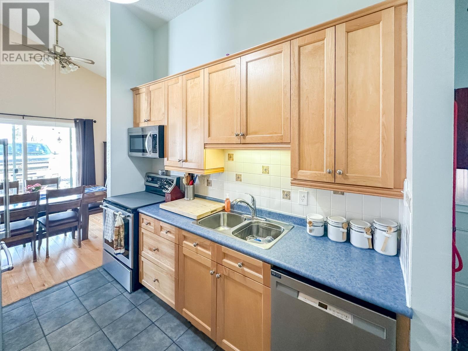 316 May Avenue, Kenora, Ontario  P0X 1C0 - Photo 2 - TB2600391