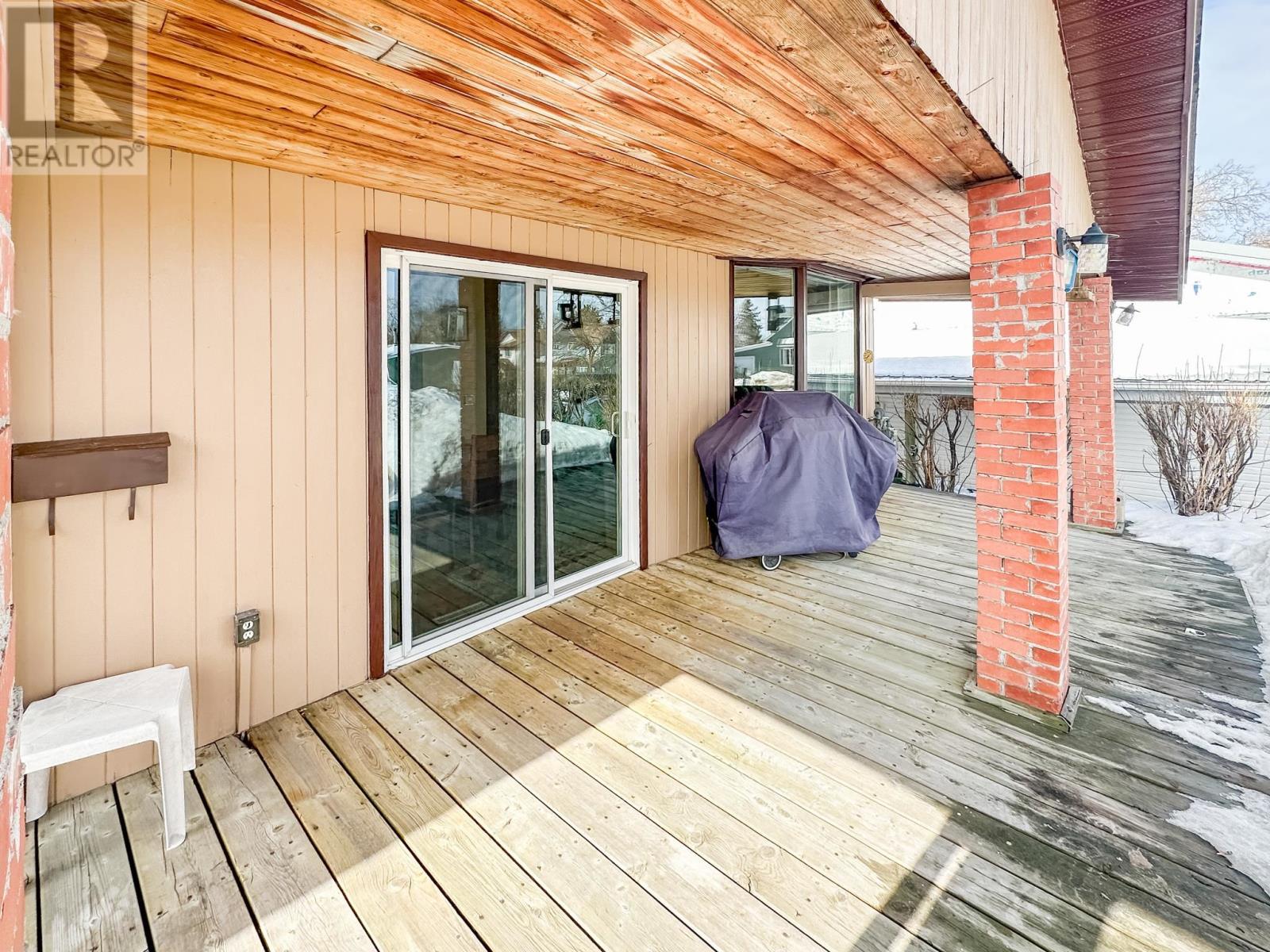 316 May Avenue, Kenora, Ontario  P0X 1C0 - Photo 8 - TB2600391