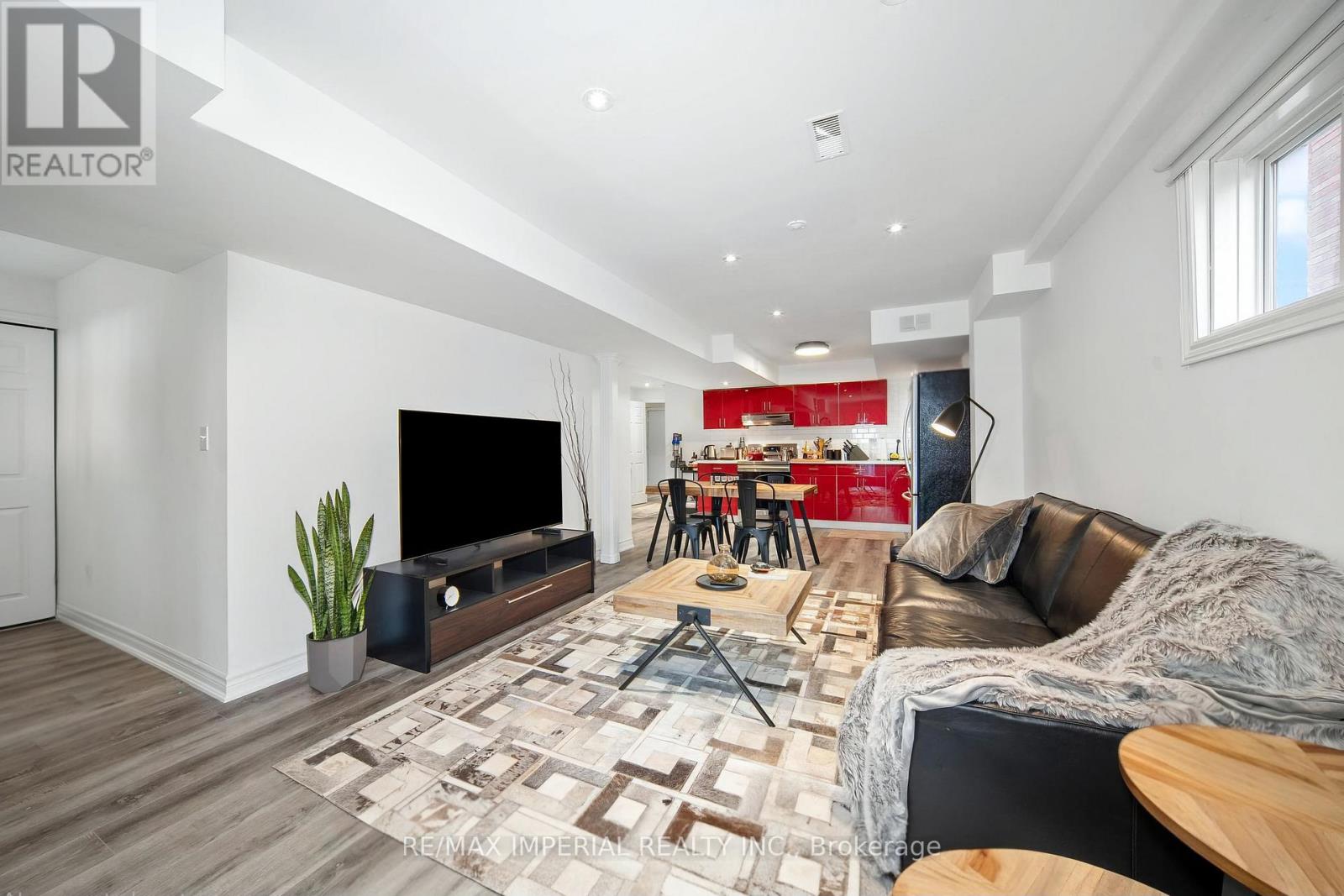 LOWER - 9 CARAMEL CRESCENT, Richmond Hill, Ontario