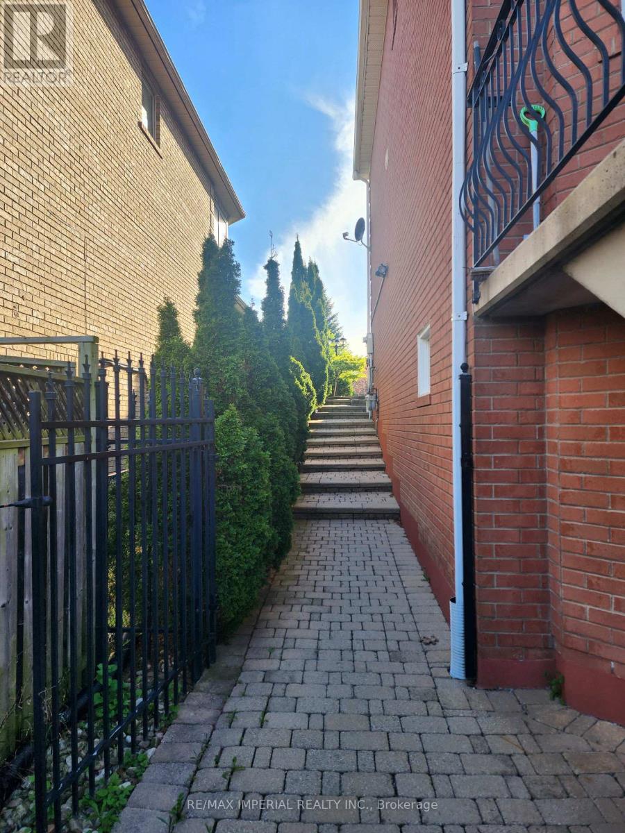 Lower - 9 Caramel Crescent, Richmond Hill, Ontario  L4S 2P9 - Photo 11 - N12835620