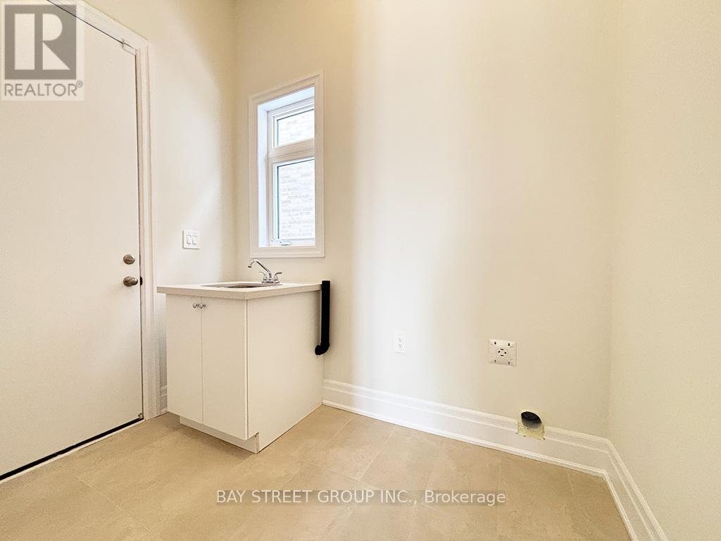 278 Archerhill Circle, Aurora, Ontario  L4G 4E2 - Photo 11 - N12884566