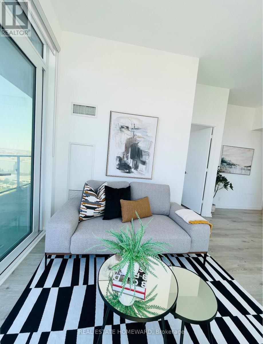 1711 - 1000 Portage Parkway, Vaughan, Ontario L4K 0L1 - Photo 3 - N12884574