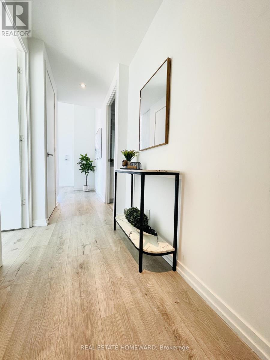 1711 - 1000 Portage Parkway, Vaughan, Ontario L4K 0L1 - Photo 4 - N12884574