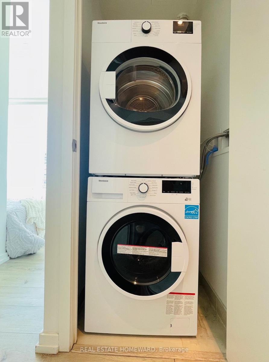 1711 - 1000 Portage Parkway, Vaughan, Ontario L4K 0L1 - Photo 8 - N12884574