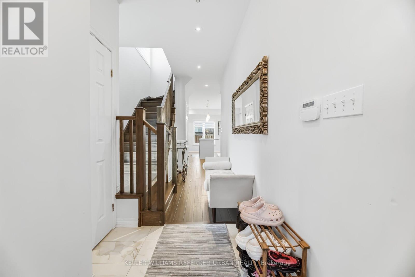 8 - 21 Madonna Drive, Hamilton (Carpenter), Ontario  L9B 0H1 - Photo 2 - X12883646