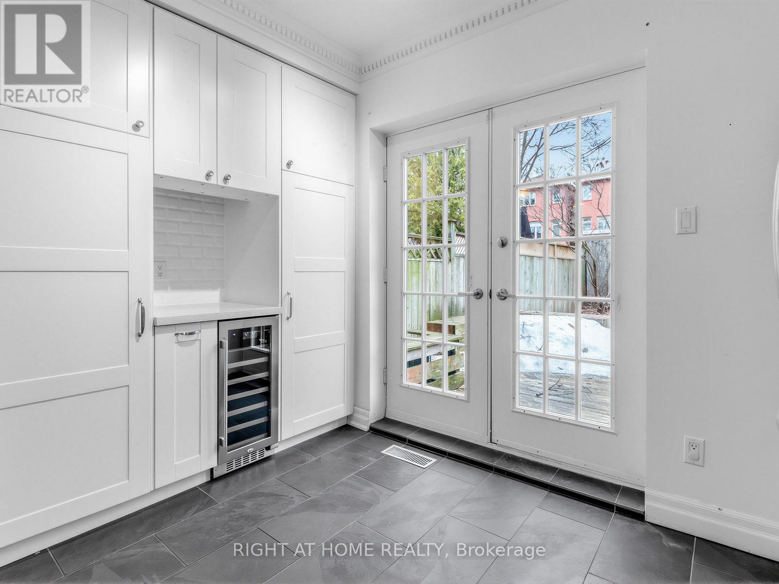 68 Glenforest Road, Toronto (Lawrence Park North), Ontario  M4N 1Z8 - Photo 5 - C12884596