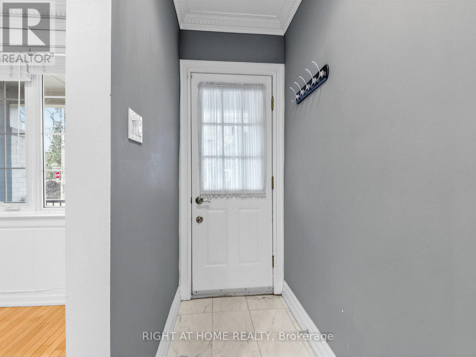 68 Glenforest Road, Toronto (Lawrence Park North), Ontario  M4N 1Z8 - Photo 7 - C12884596