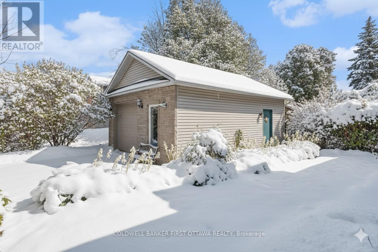 475 Moffatt Street, Carleton Place, Ontario  K7C 4V8 - Photo 2 - X12884612