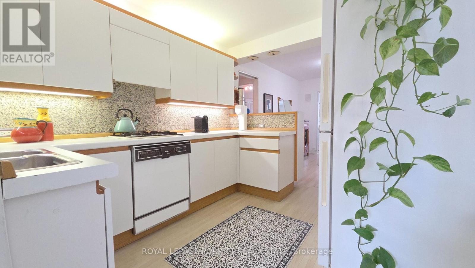 51 Thirty Sixth Street, Toronto, Ontario  M8W 3L1 - Photo 12 - W12884616