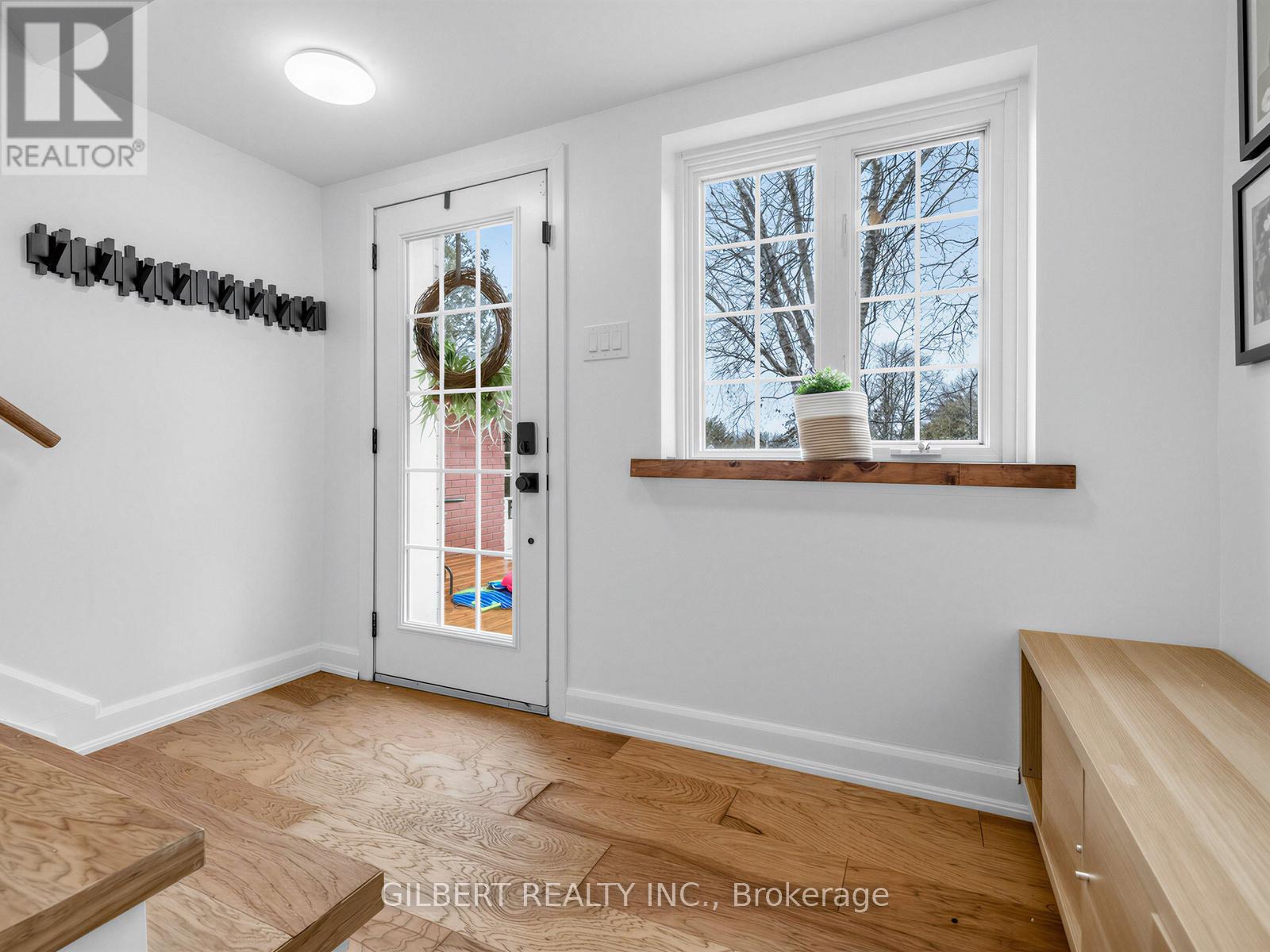 313 Winnifred Drive, Georgina, Ontario  L4P 3B4 - Photo 7 - N12875290