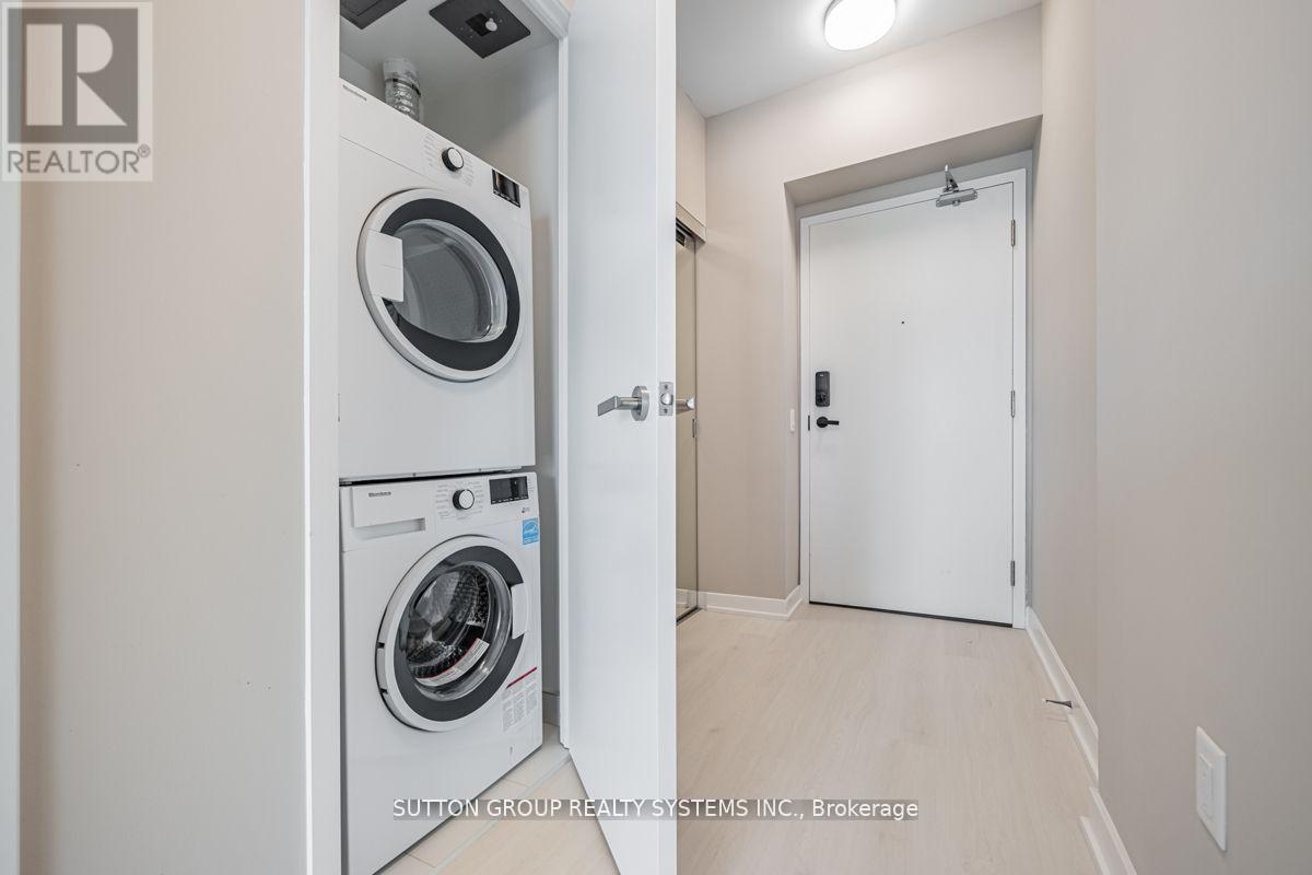 707 - 3900 Confederation Parkway, Mississauga, Ontario  L5B 0M3 - Photo 3 - W12884622