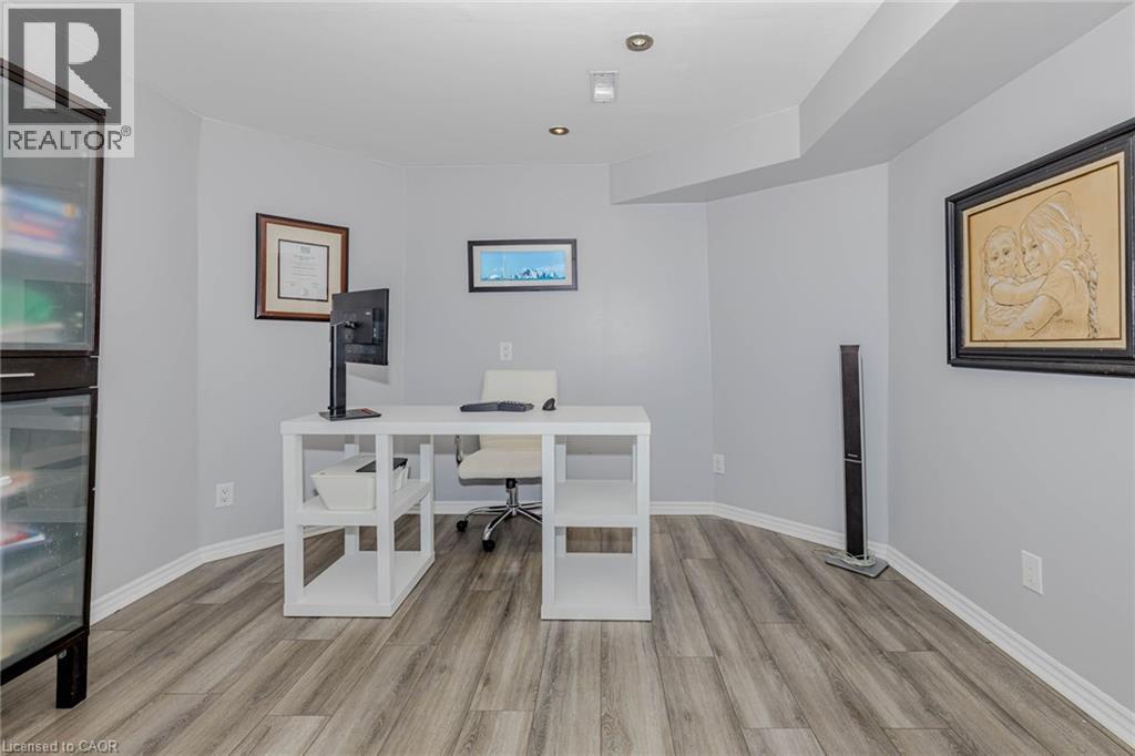 32 Vineberg Drive, Hamilton, Ontario  L9B 2P6 - Photo 35 - 40811660